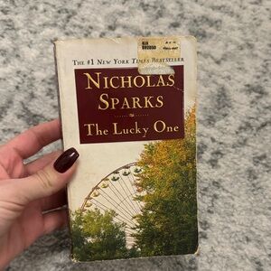 Nicholas Sparks 'The Lucky One' Book